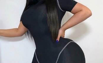 Xbellaox wearing black tight